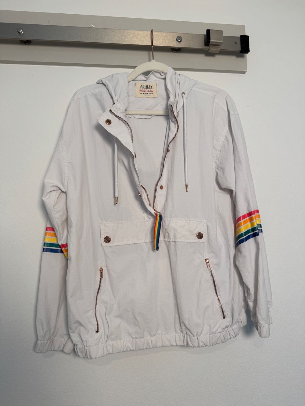 Ashley By 26 Windbreaker White Pullover Jacket Hoodie Rainbow Stripes Medium